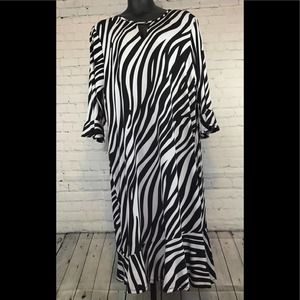 Ashley Stewart Black and White Dress Size 26/28
